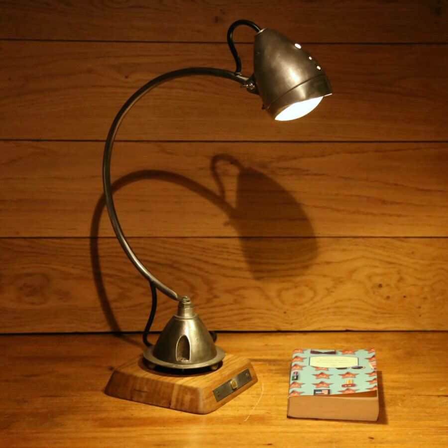 Lampe de créateur unique phare vintage