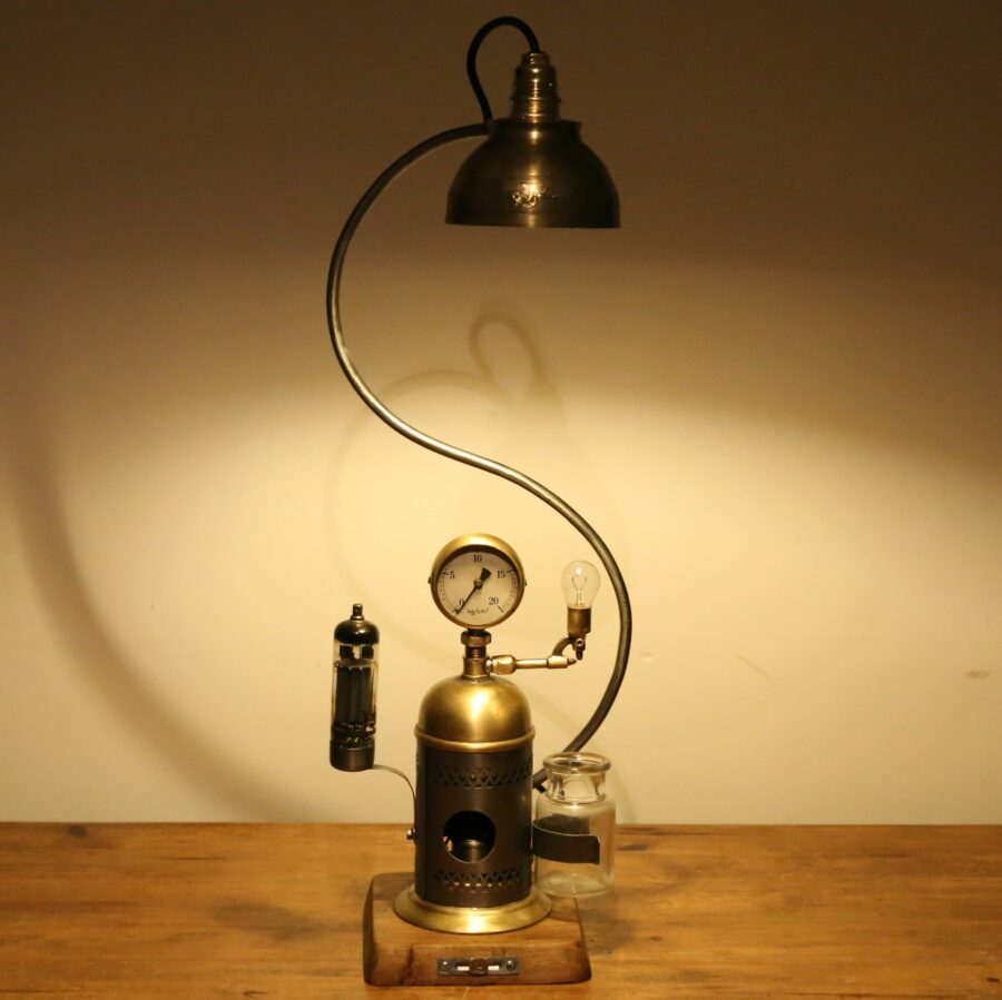 Lampe unique ancien vaporisateur médical