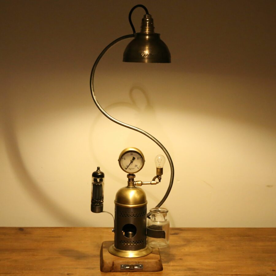 Lampe unique ancien vaporisateur médical