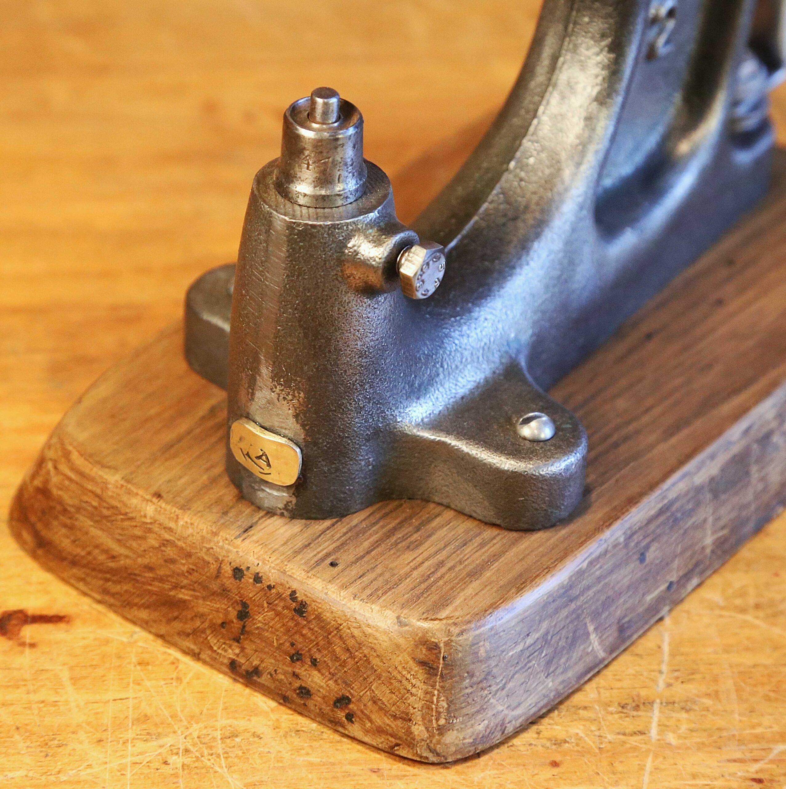 Lampe de métier presse de bourrelier et cordonnier – Image 8
