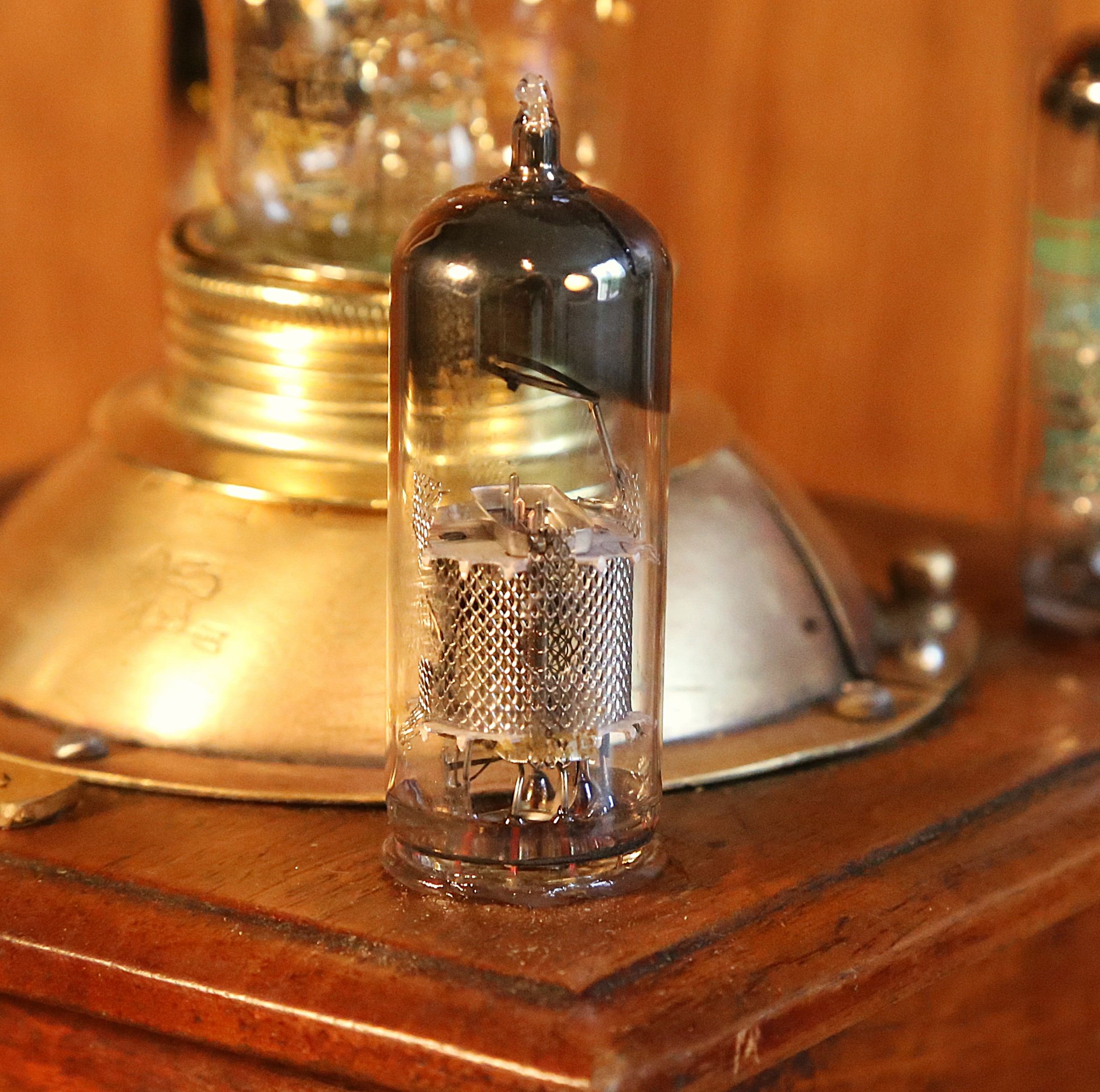 Lampe moulin à café vintage Peugeot – Image 4