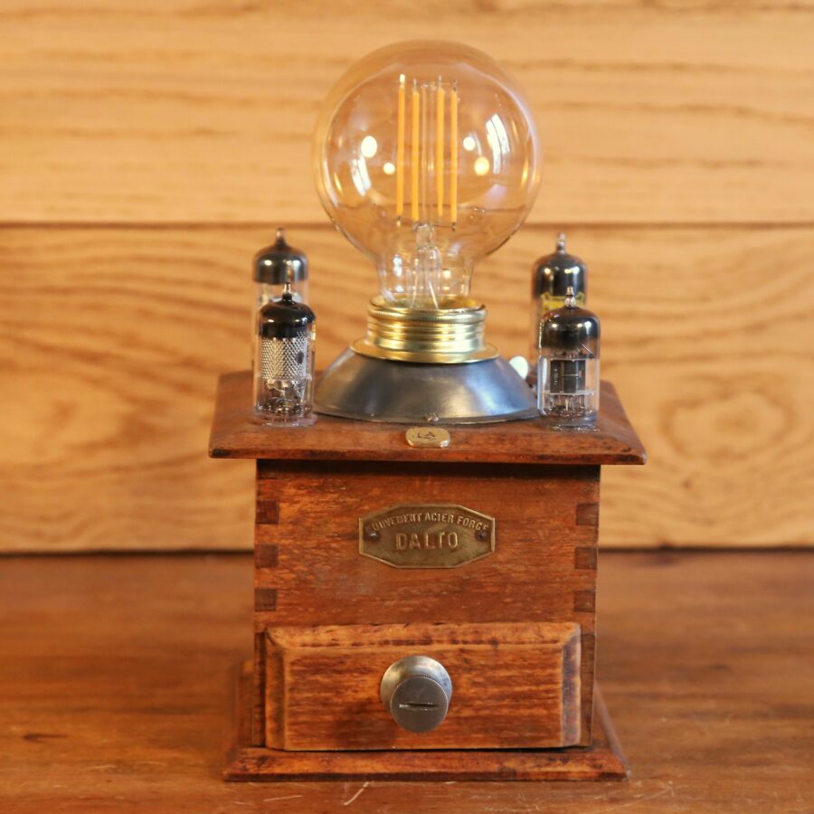 Lampe récup moulin à café vintage en bois et métal