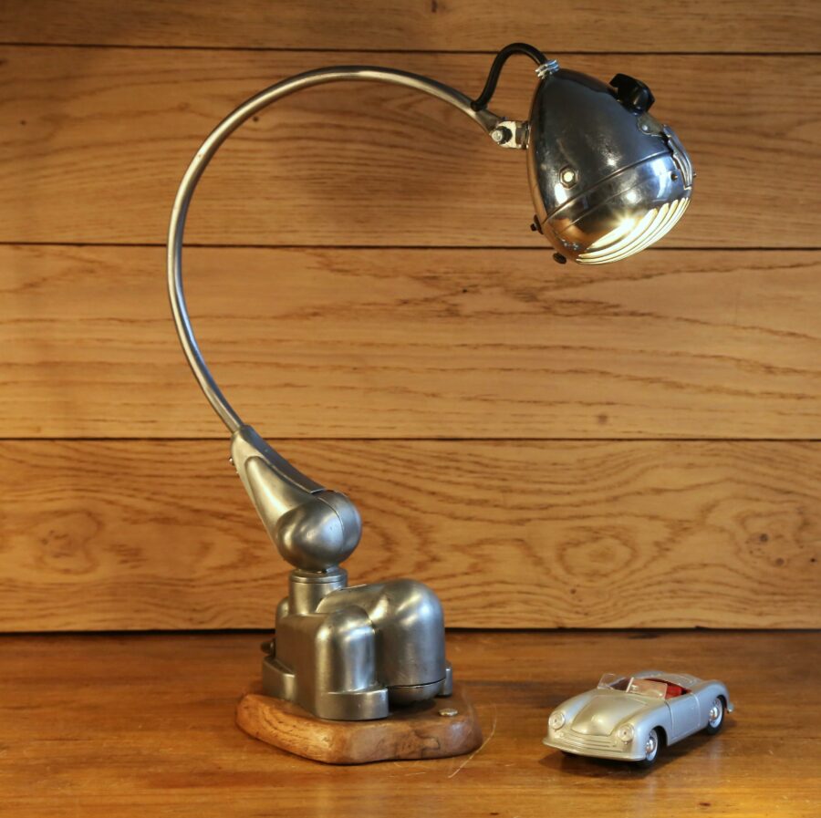 Lampe phare moto design Art Déco Streamline