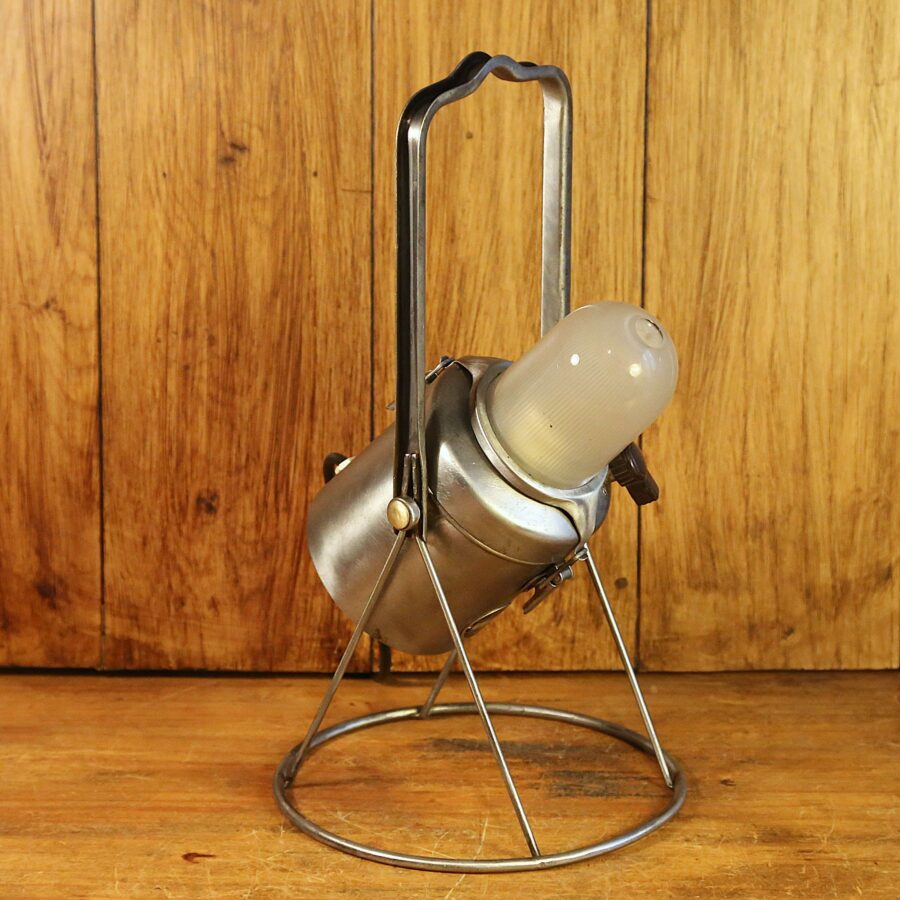 Lampe portative vintage de camping en métal