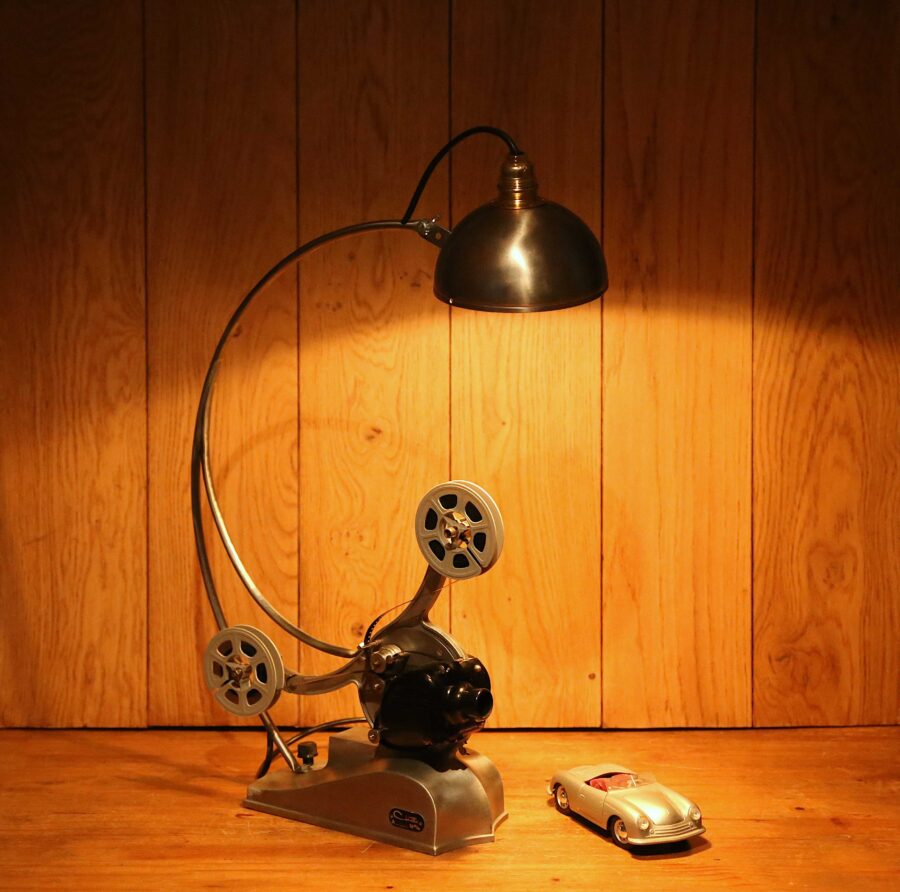 Lampe projecteur de film vintage Art Déco métal et bakélite