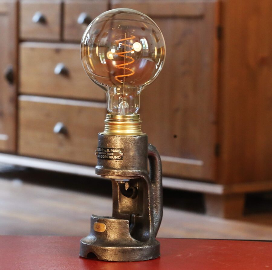 Lampe récup ancien outil d'atelier industriel – Image 5