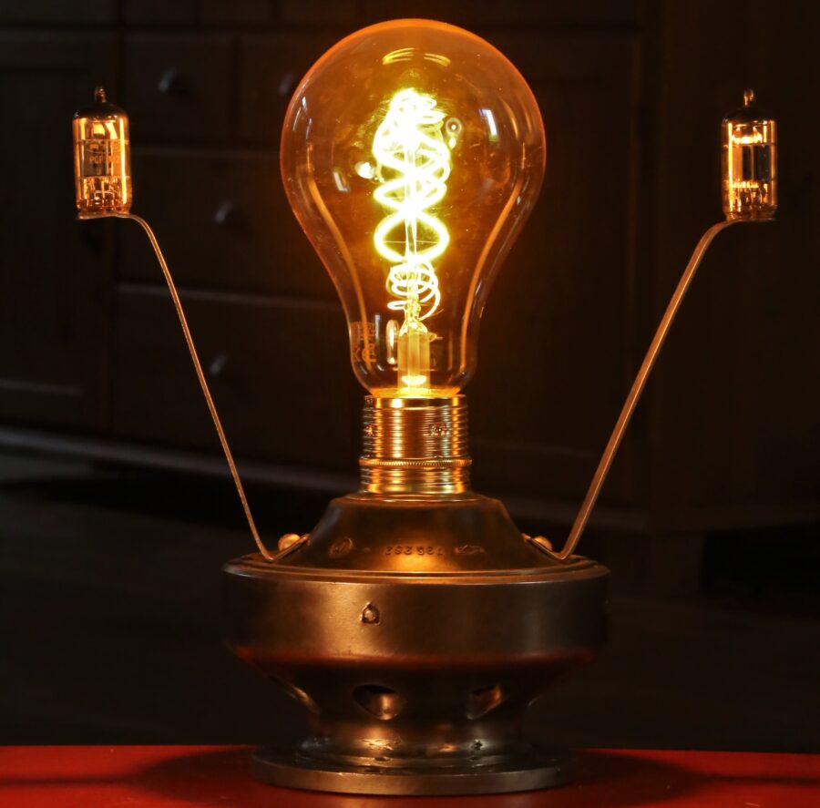 Lampe récup métal déco industrielle – Image 3