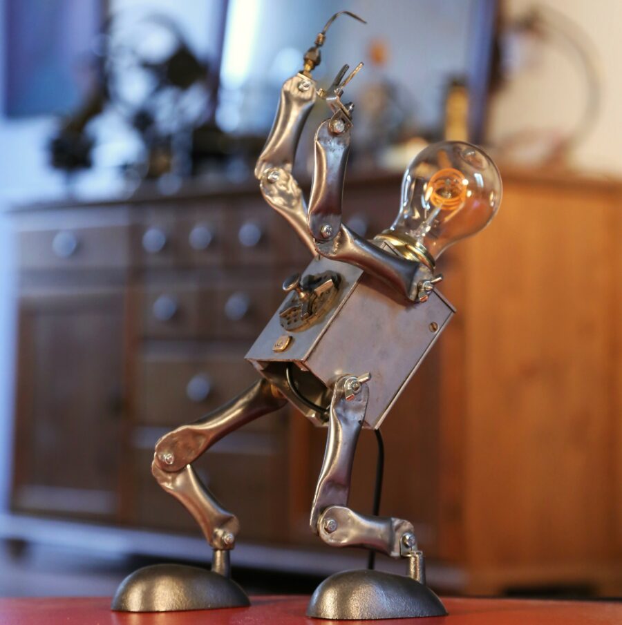 Lampe robot articulé en métal – Image 4