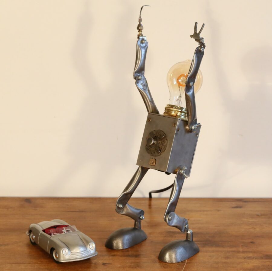 Lampe robot bonhomme articulé en métal