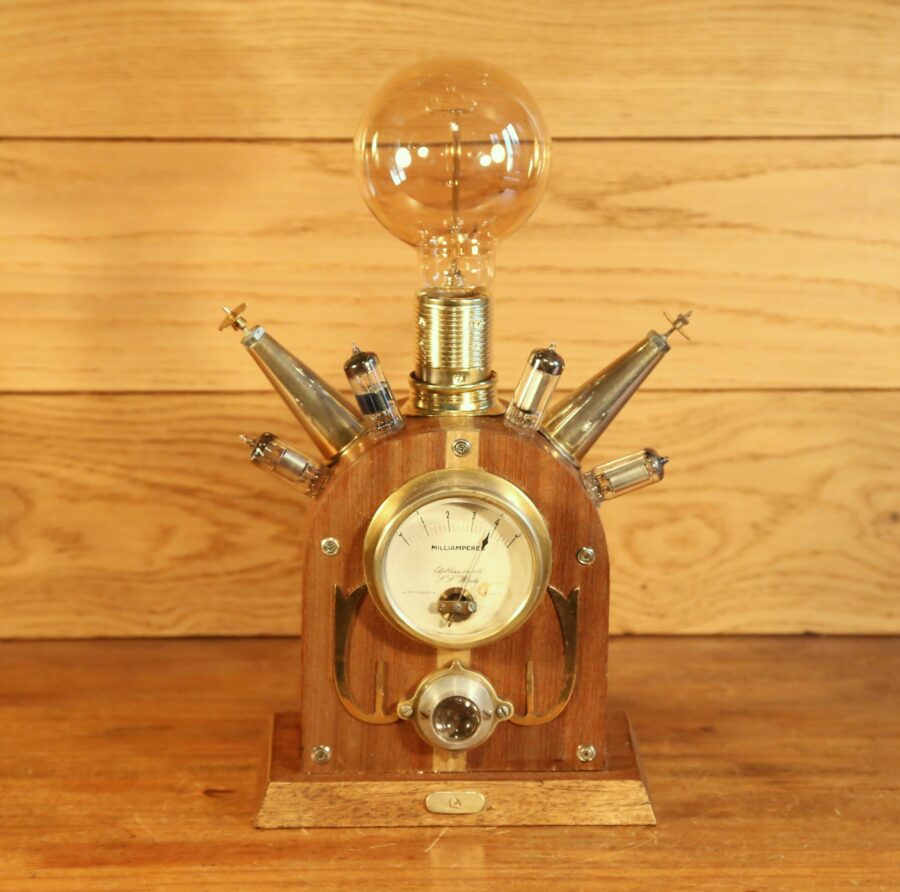 Lampe Steampunk création bois et laiton – Image 8