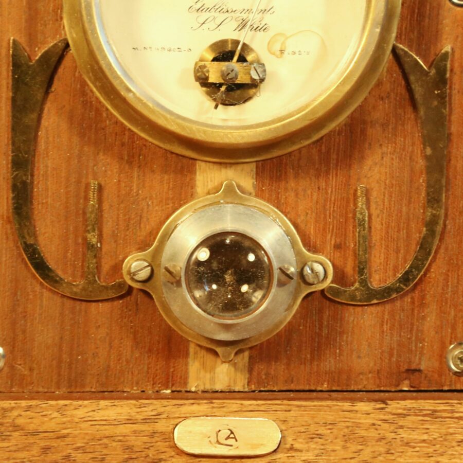 Lentille loupe lampe Steampunk création bois et laiton