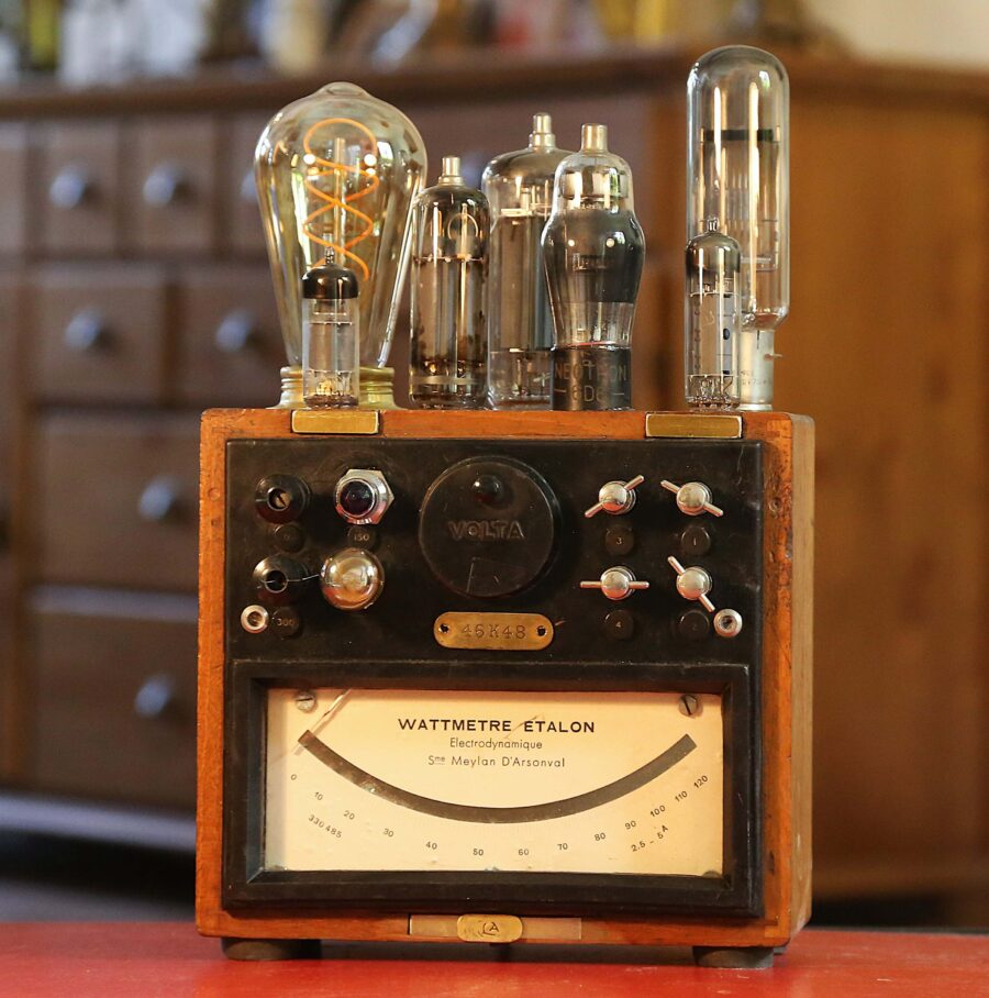 Lampe Steampunk instrument scientifique bois – Image 4
