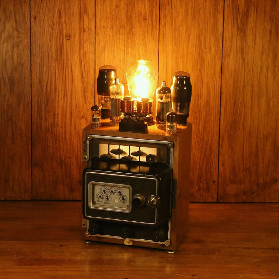 Lampe Steampunk instrument scientifique bois
