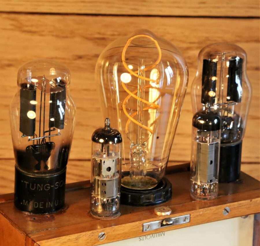 Lampe Steampunk instrument scientifique bois – Image 5