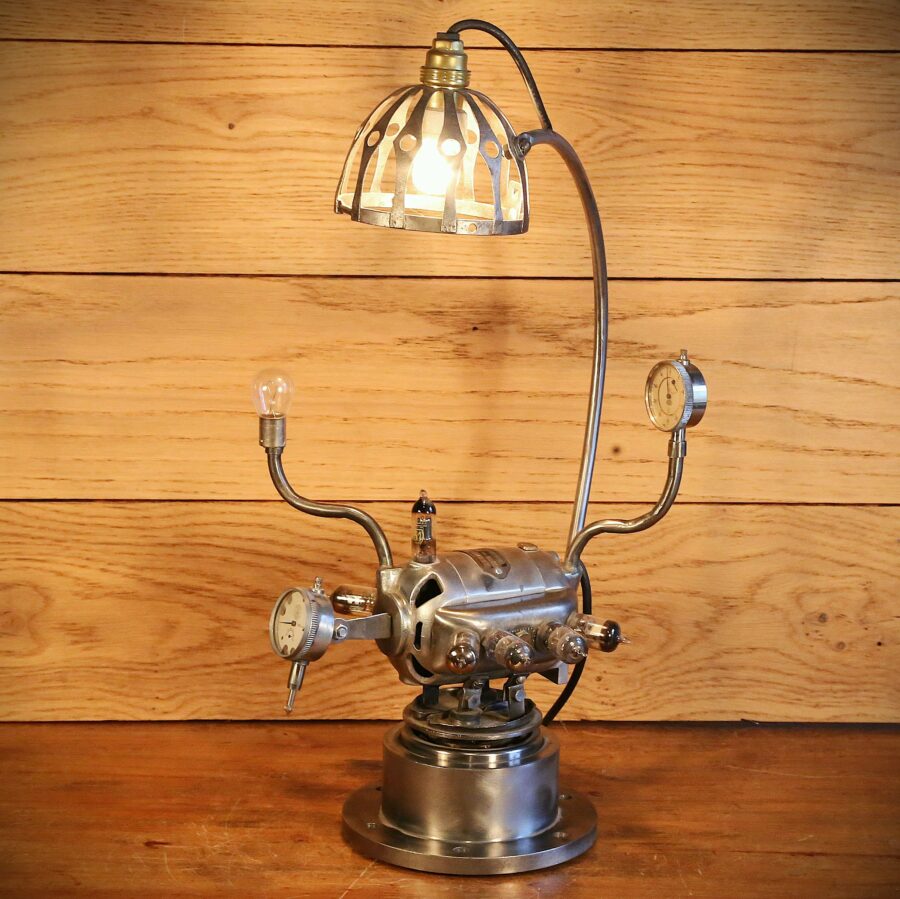 Lampe Steampunk machine à voyager dans le temps