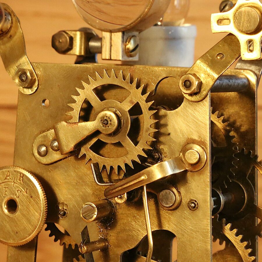 Lampe Steampunk mécanismes d'horlogerie sous globe – Image 10