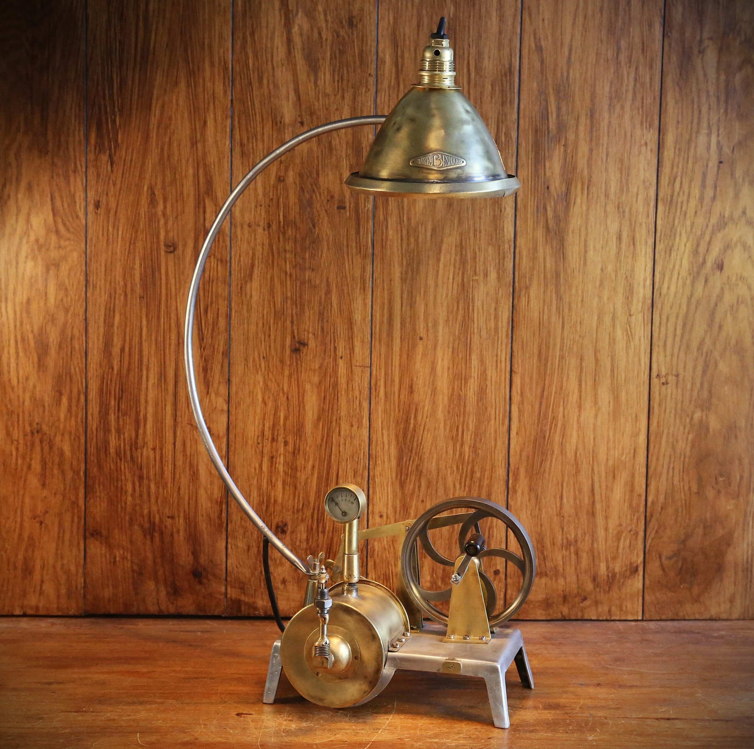 Lampe Steampunk unique machine à vapeur