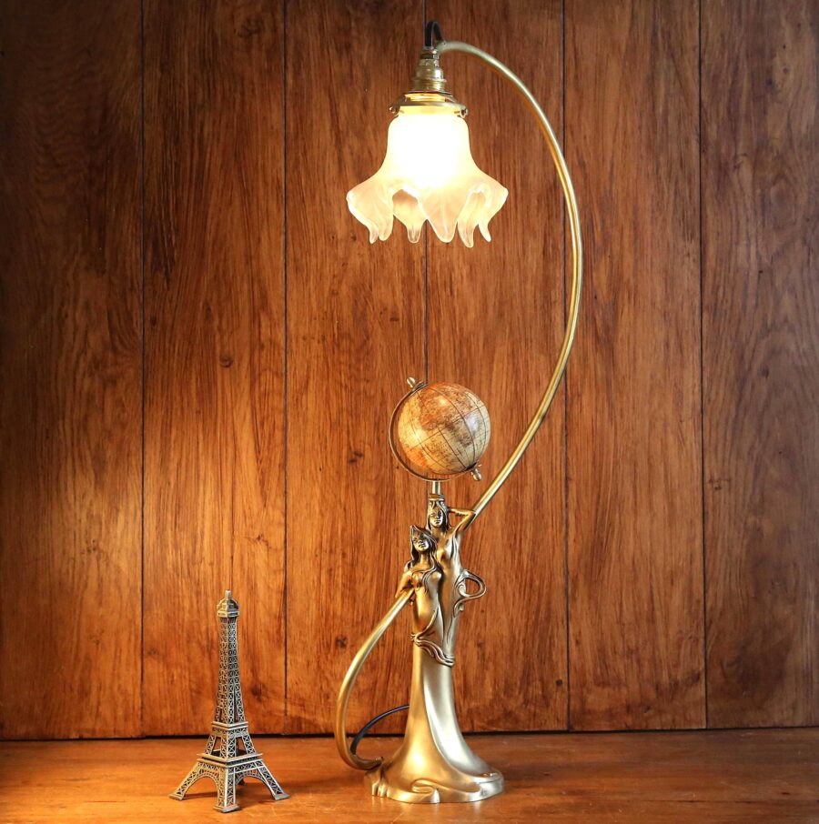 Lampe style Art Nouveau statue en bronze