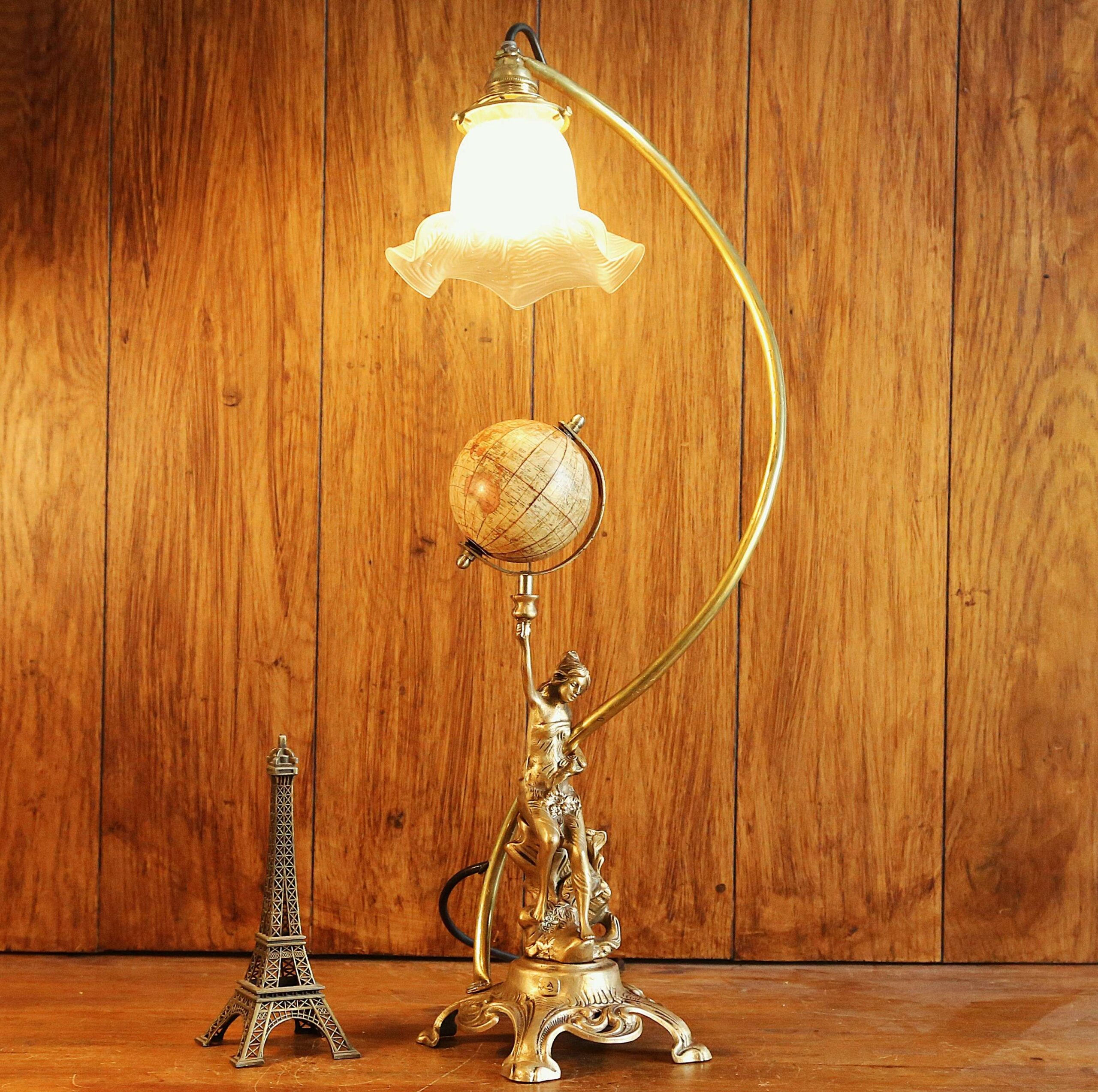 Lampe style Art Nouveau statue en bronze