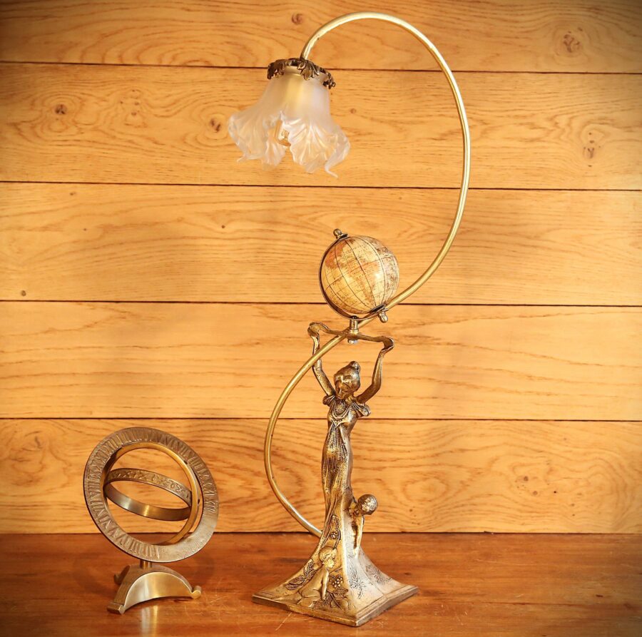 Lampe style Art Nouveau statue en bronze