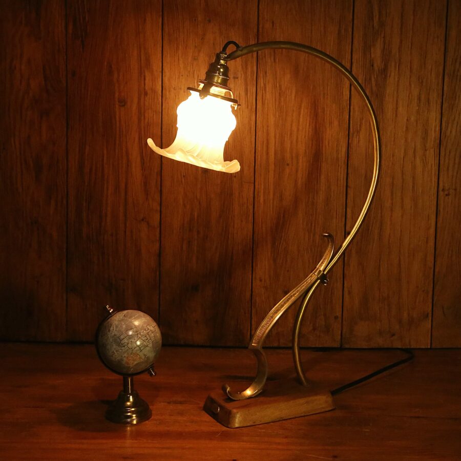 Lampe sur pied Art Déco laiton tulipe fleur