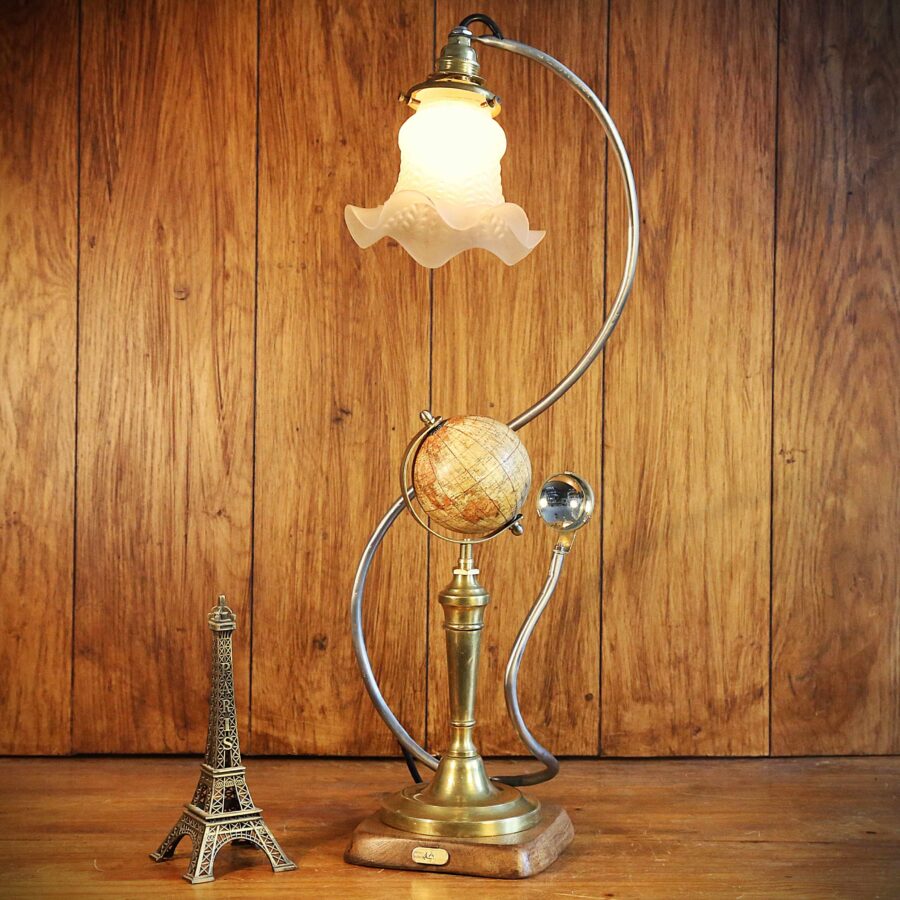 Lampe unique Art Déco globe terrestre