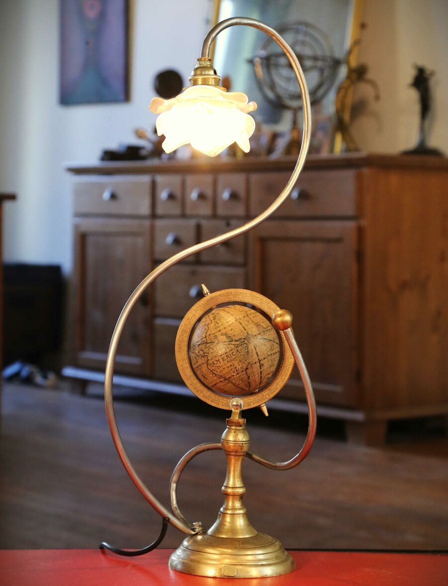 Lampe unique Art Nouveau globe terrestre – Image 4