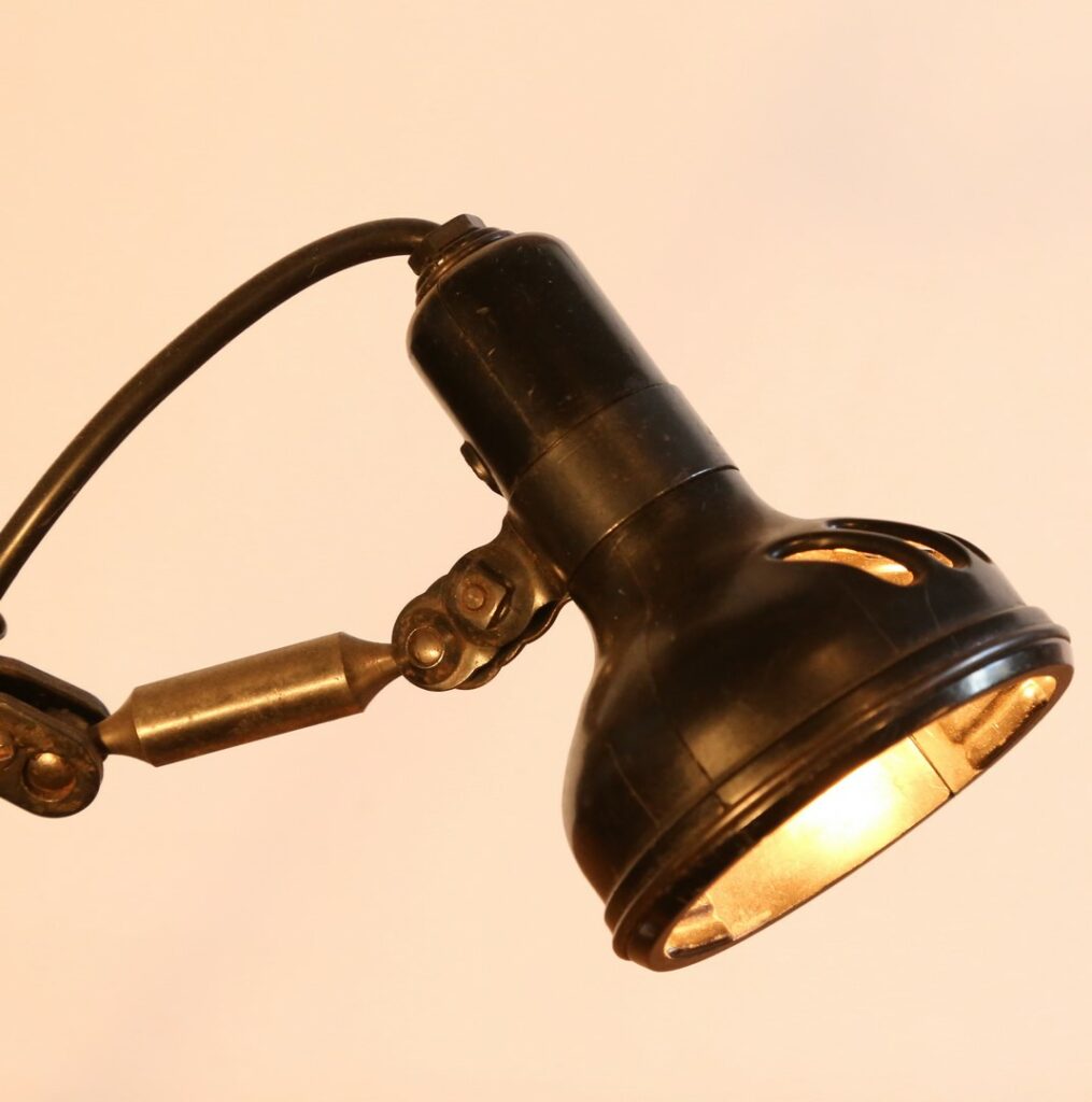 Lampe De Cour/atelier En émaillie Et Bakélite Vintage - Années 50/60, Interrupteur Et Prise E27, Origine Allemagne