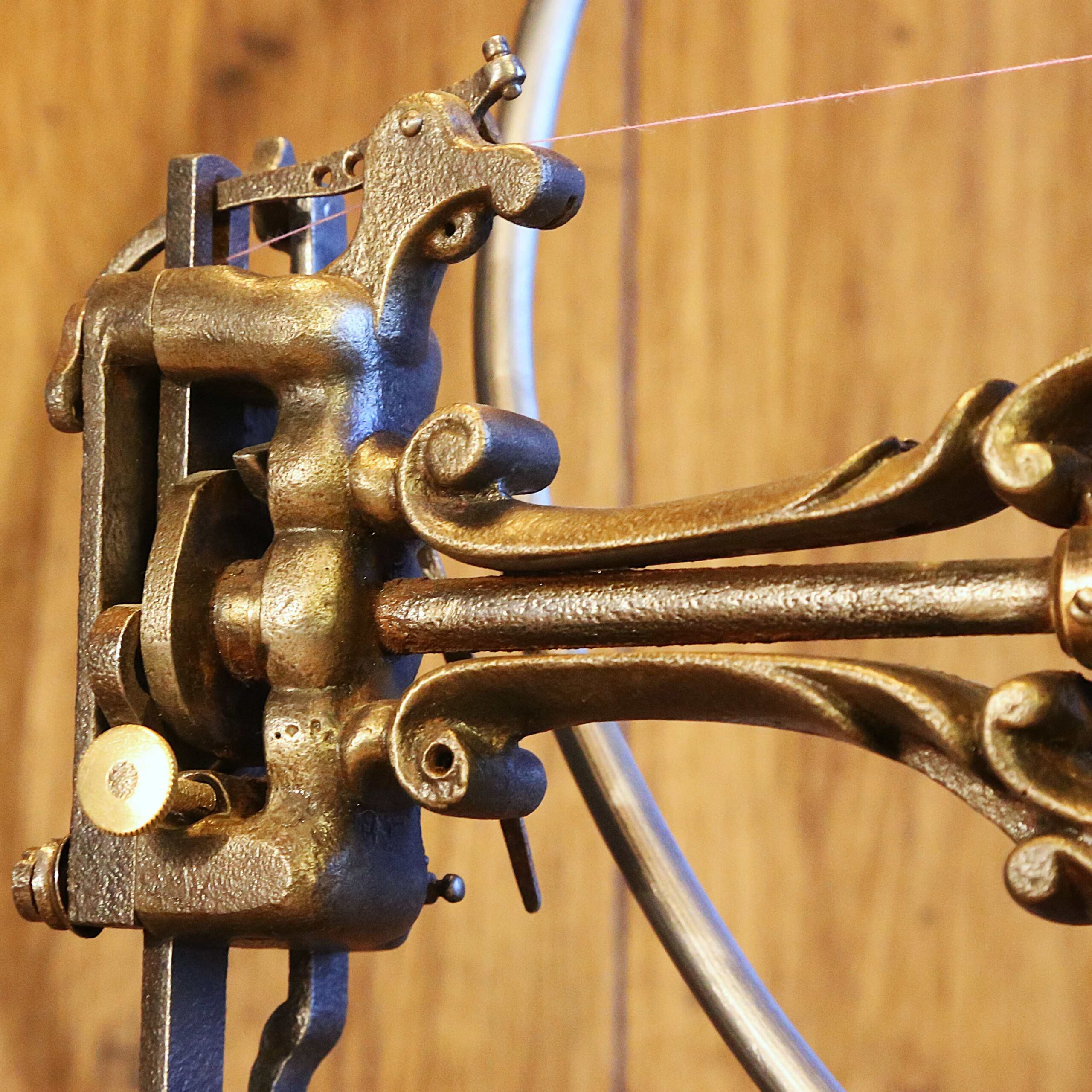 Lampe unique machine à coudre vintage métal – Image 6