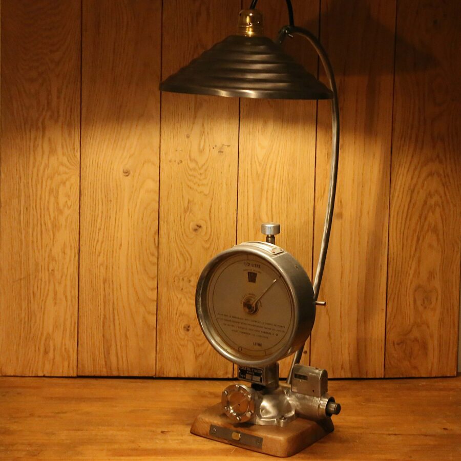 Lampe unique pompe à essence de garage vintage style atelier industriel