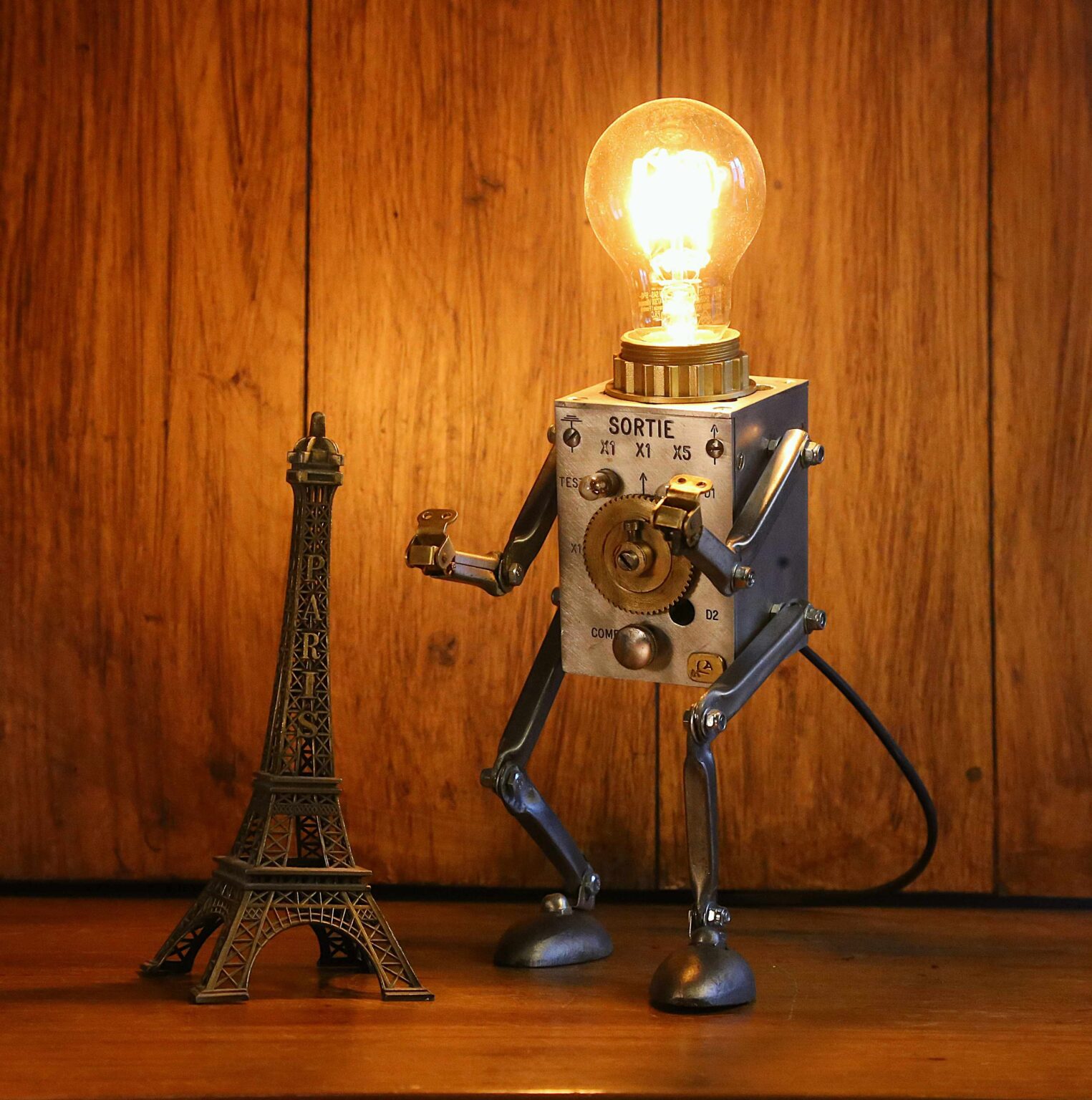 Lampe sur pied articulé en bois et métal gris Sergio