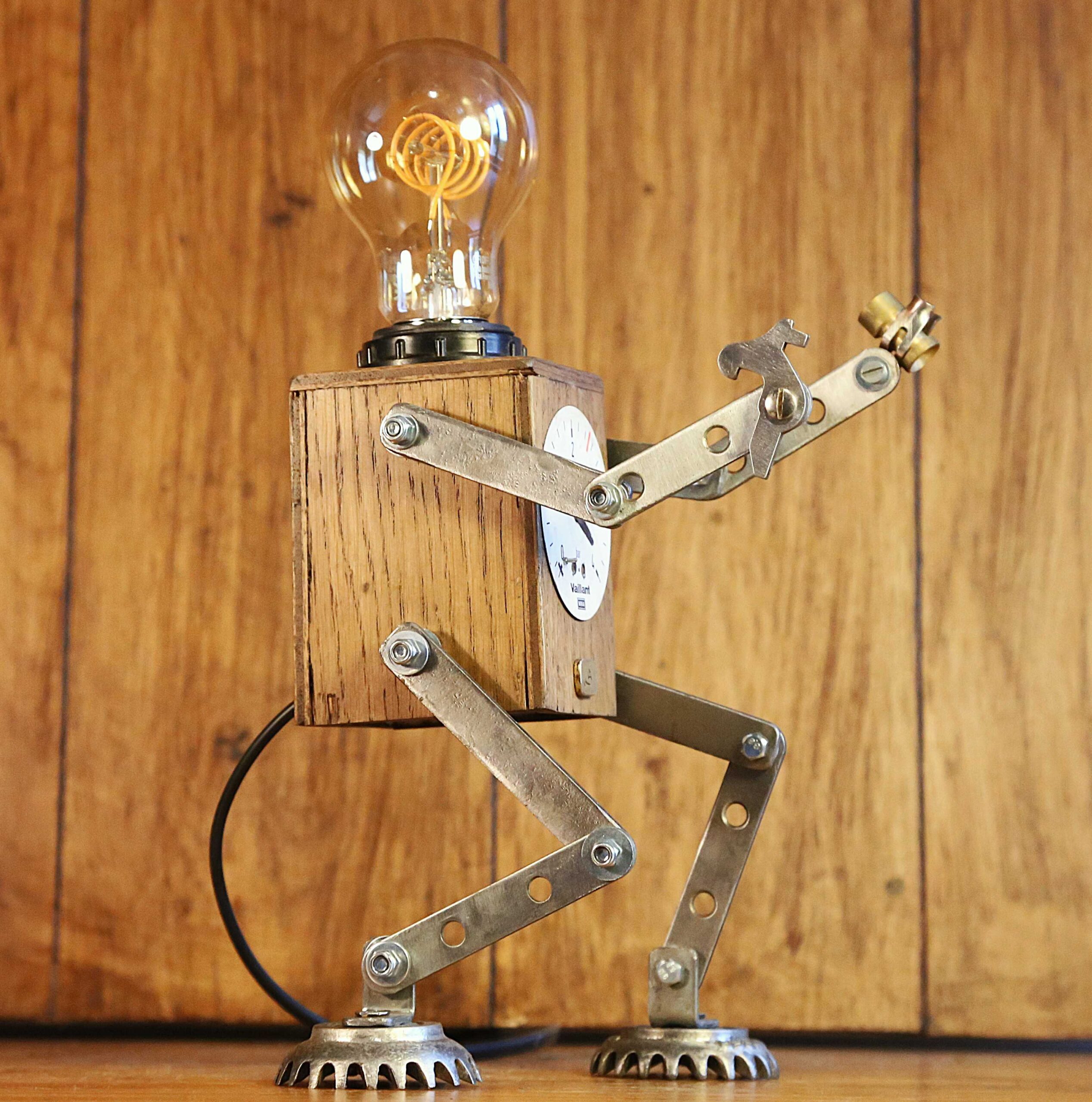 Lampe unique robot articulé en métal – Image 8