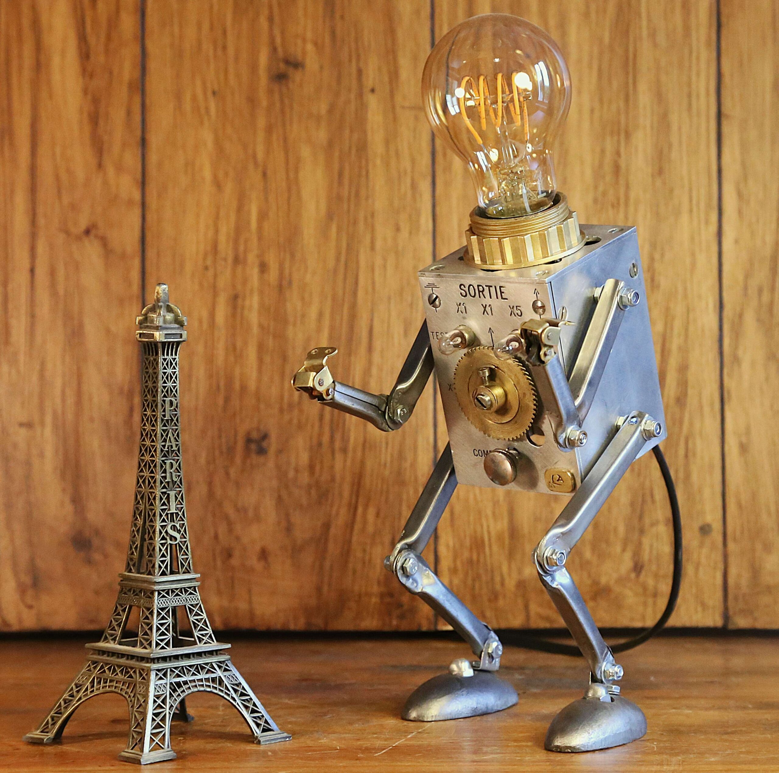 Lampe unique robot articulé en métal