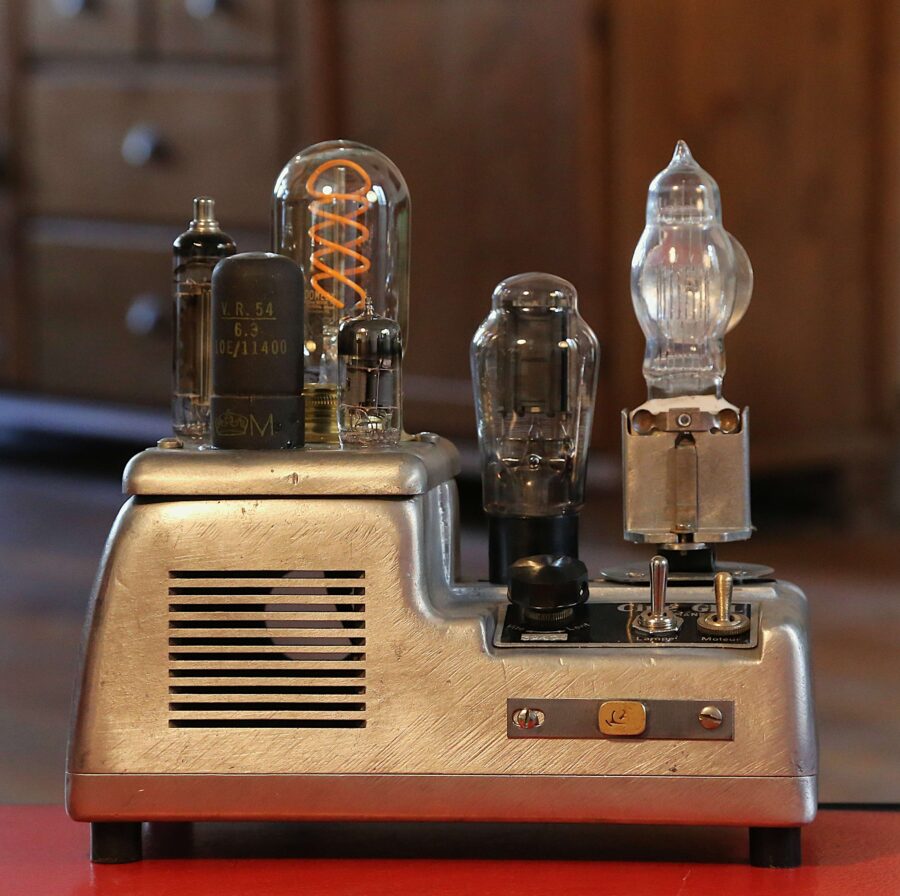 Lampe unique Steampunk vintage métal – Image 3