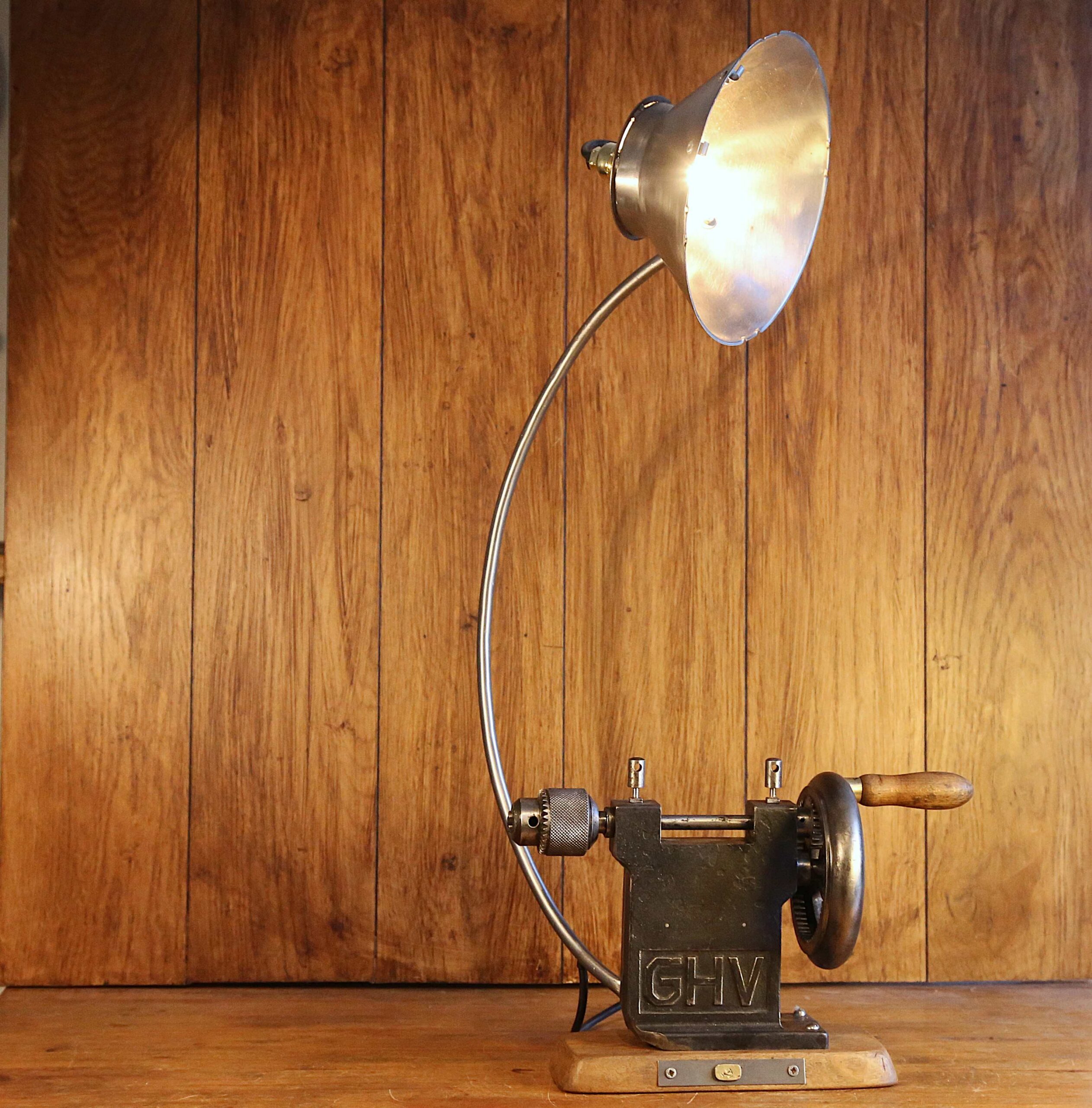 Lampe upcycling outil ancien en métal – Image 8
