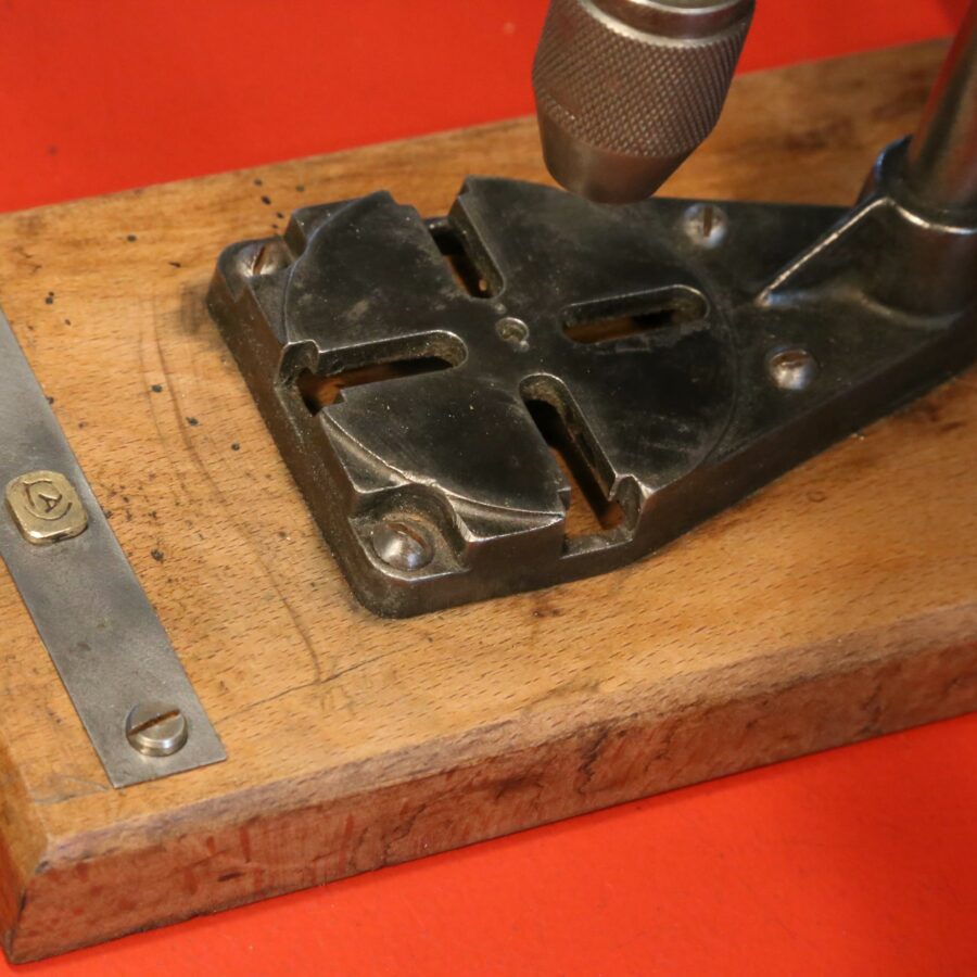 Lampe upcycling outil ancien en métal – Image 5