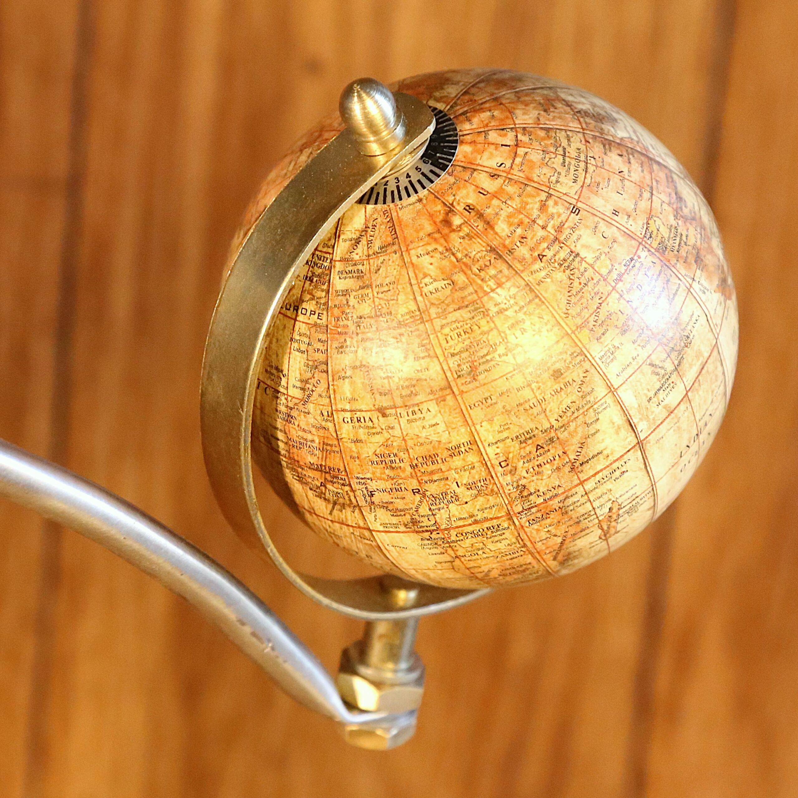 Sculpture mobile décoratif bois et métal – Image 3